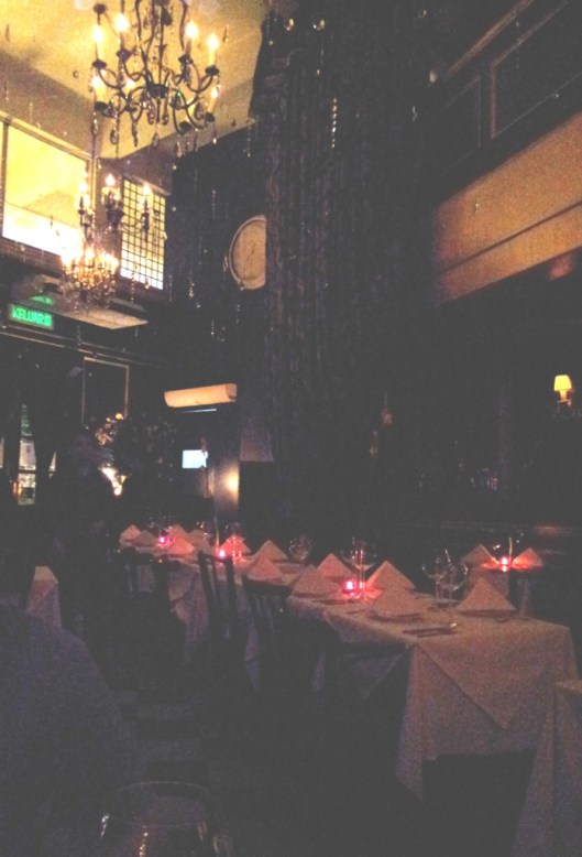 Romantic-Dramatic ambience