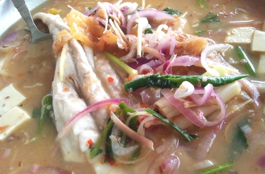 Steam Rayfish in sweet and sour soup