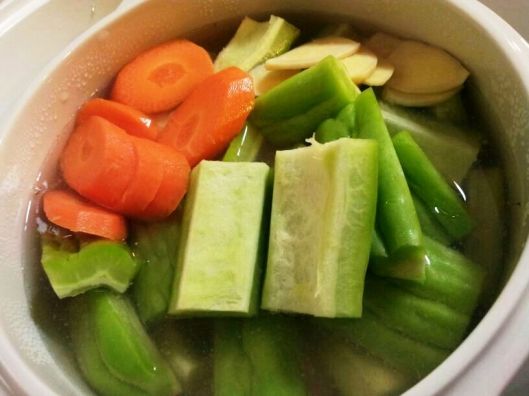 Preparation work - Bitter Gourd Soup